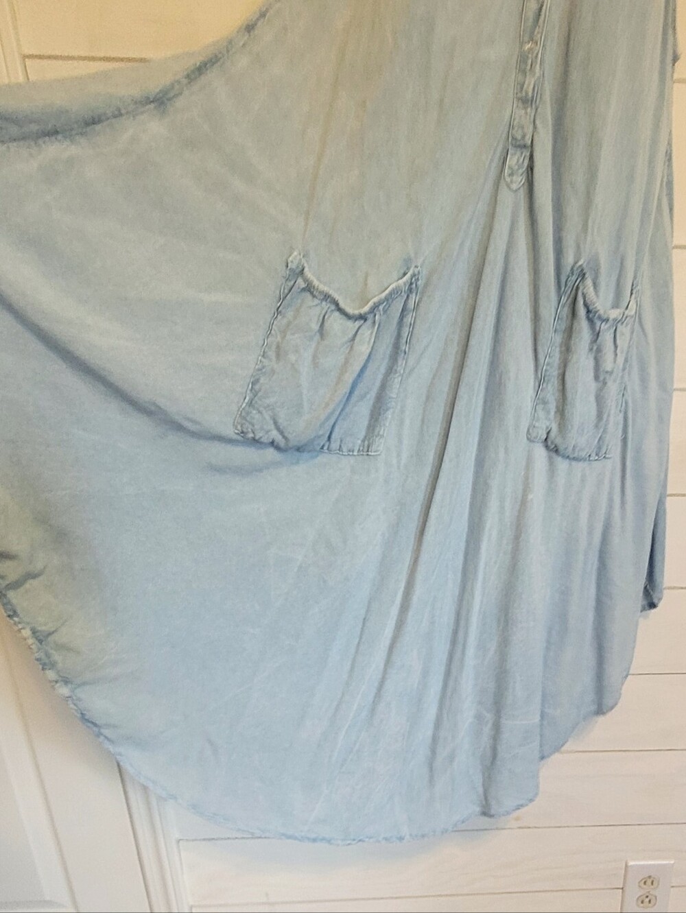 Light Chambray Wash Boho Sleeveless Button Midi Dress with Pockets - Picture 12 of 16